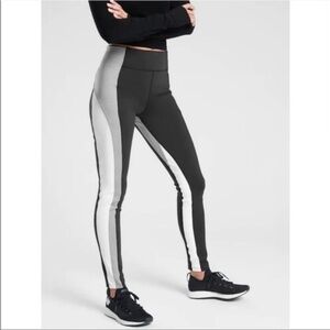 ATHLETA Crest Colorblock Leggings Black Gray White SZ S